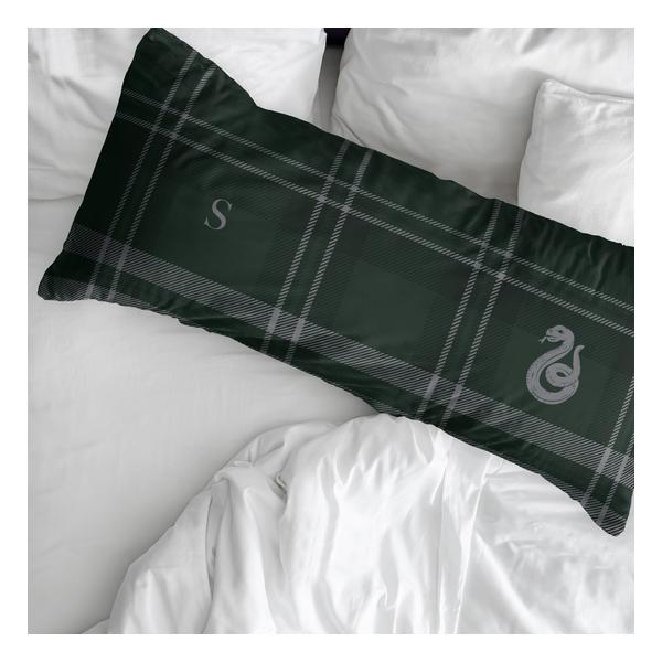 FUNDA DE ALMOHADA 100% ALGODÓN MODELO SLYTHERIN CUADRO DE 105 CM.